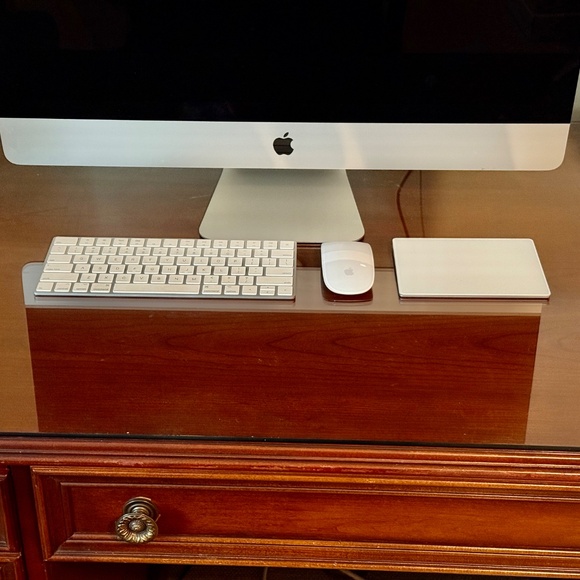 Apple iMac Desktop 27 Inch Screen 32 GB Memory 3T Storage - Perfect Condition - Picture 2 of 3